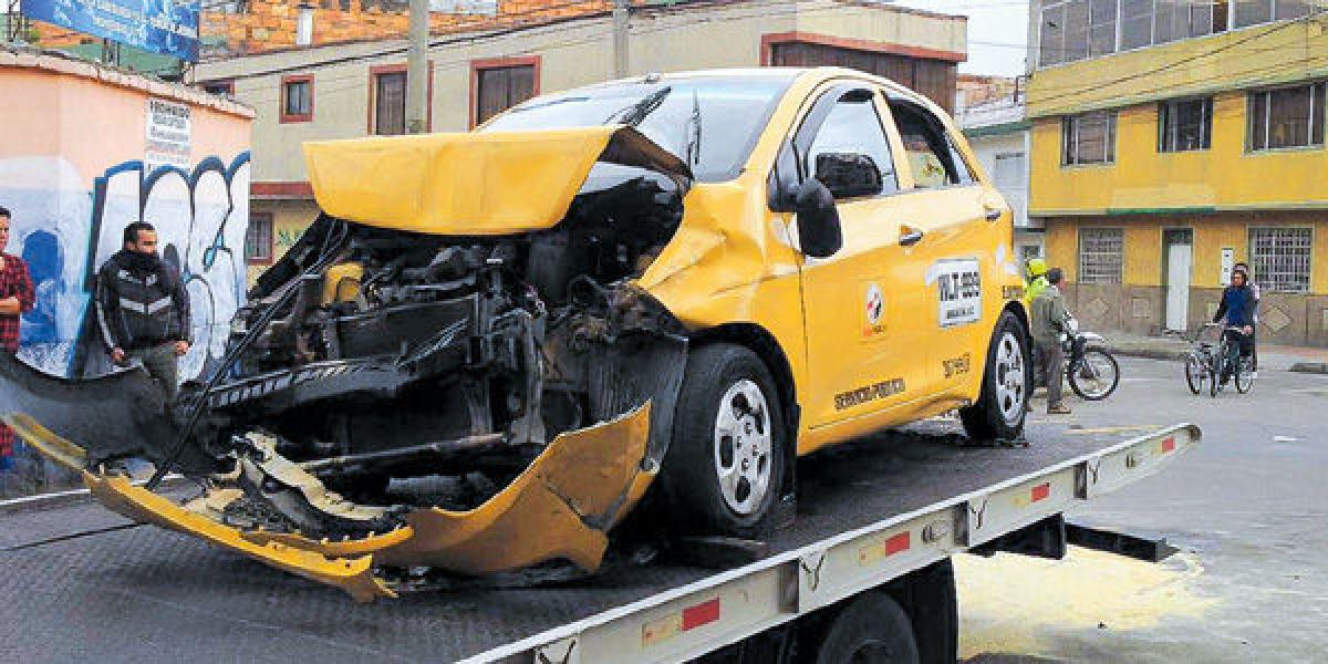 El pasado 25 de abril cuatro menores que viajaban en este taxi resultaron heridos luego de colisionar contra una ruta escolar.