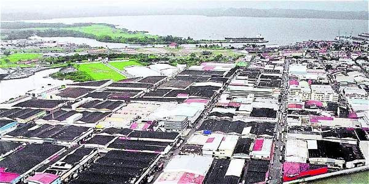 Panamá reclama el levantamiento del cobro de un arancel del 10 por ciento y un cargo de 5 dólares por cada contenedor a las reexportaciones de calzados y textiles de la Zona Libre de Colón (ZLC).