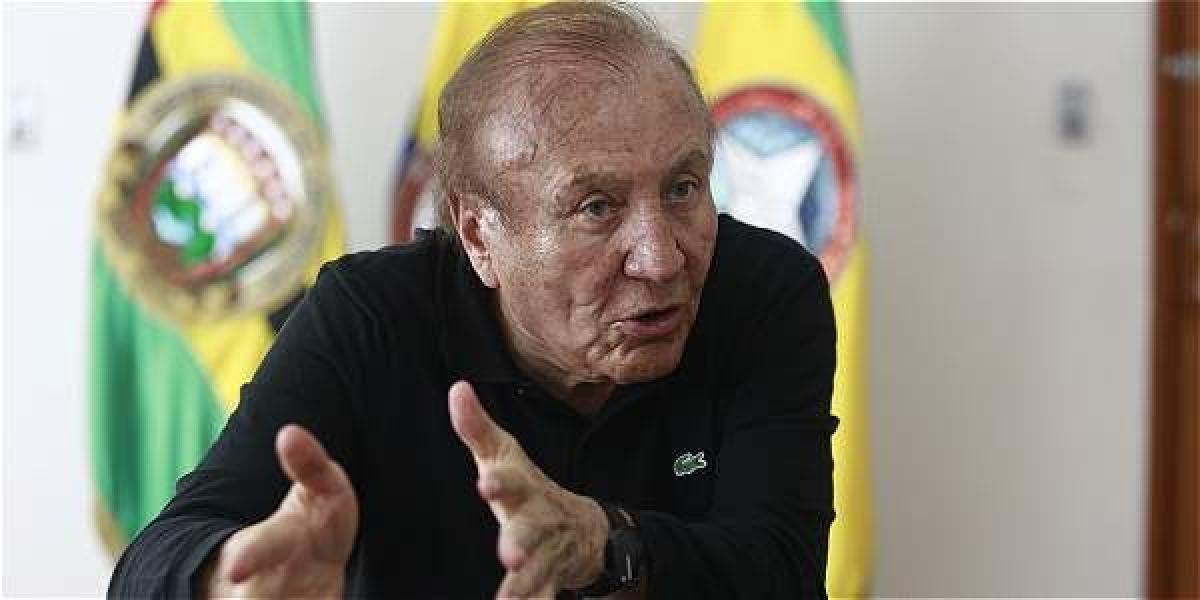 El alcalde de Bucaramanga, Rodolfo Hernández, redujo a 800 los contratos que superaban la cifra de 3.000.