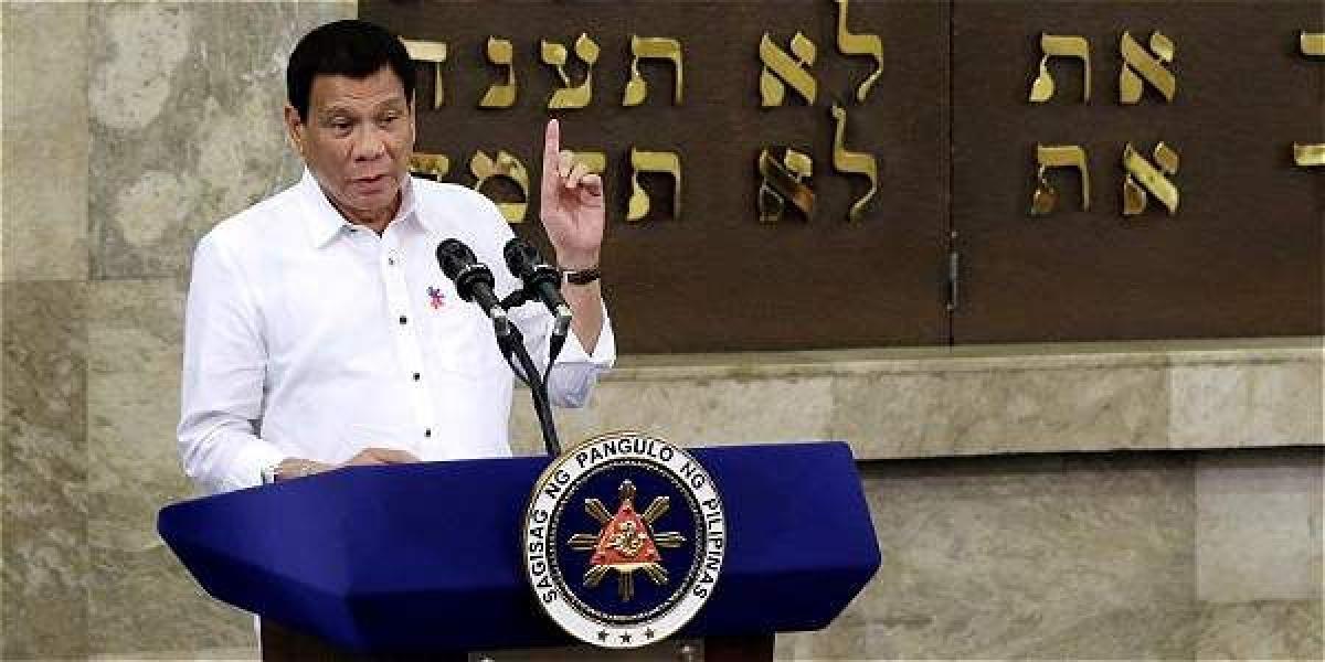 En otro discurso pronunciado poco después frente a la Asociación de Judíos de Filipinas, Duterte insistió en que EE. UU. "había fallado" a los filipinos.