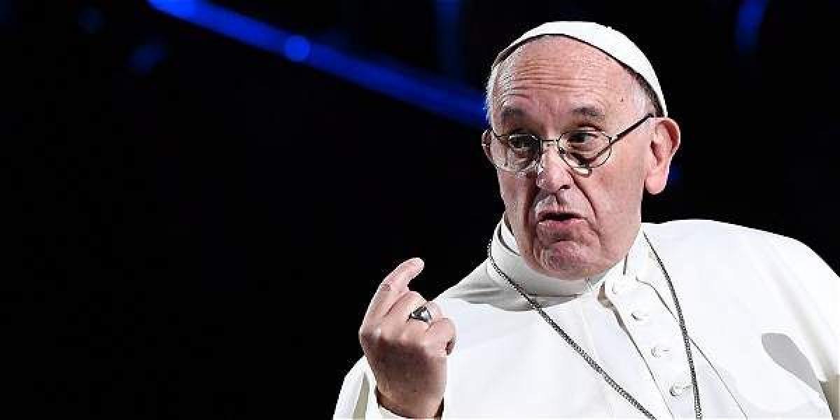 Para el Papa, el dinero "reina en lugar de servir".
