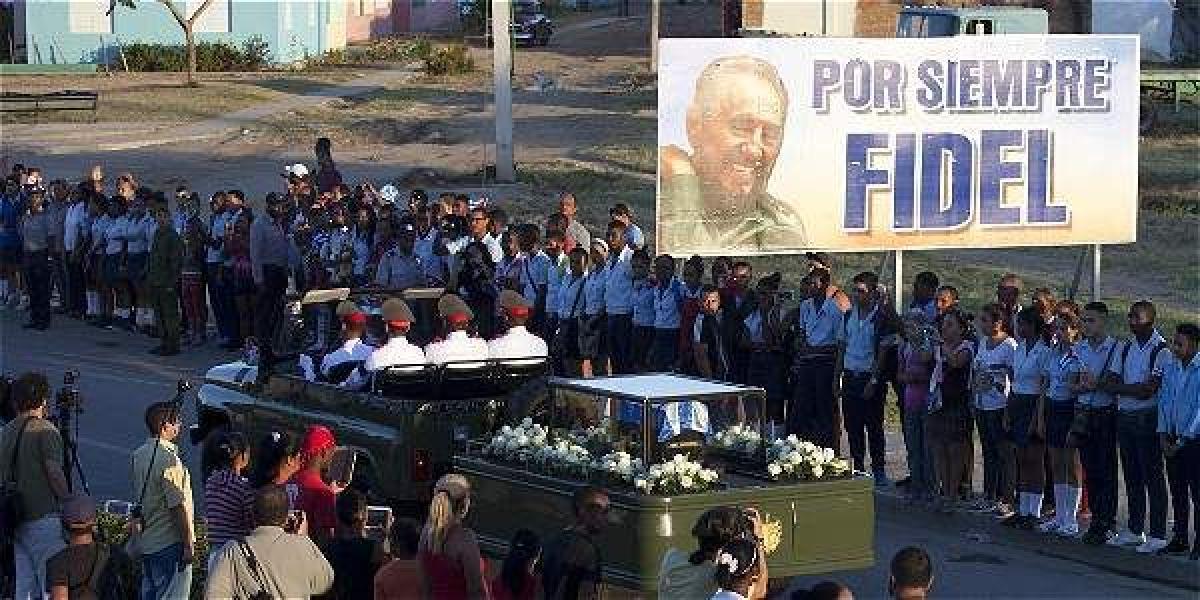 El líder cubano fue enterrado en un cementerio en Santiago de Cuba, en una ceremonia a la que no tuvo acceso la prensa.