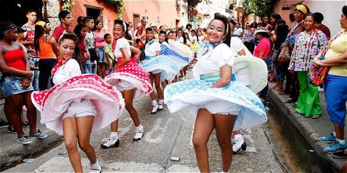 La tradición y los bailes culturales toman fuerza ahora que el Concurso Nacional de la Belleza se realizará en marzo.