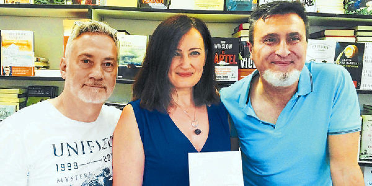 De izquierda a derecha: Luis Castellanos, Diana Yoldi y José Luis Hidalgo, autores del libro.
