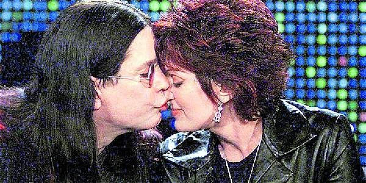 Osbourne (izquierda) reconoció el apoyo de su esposa Sharon. Ambos pasaron por una crisis que ahora están solucionando.