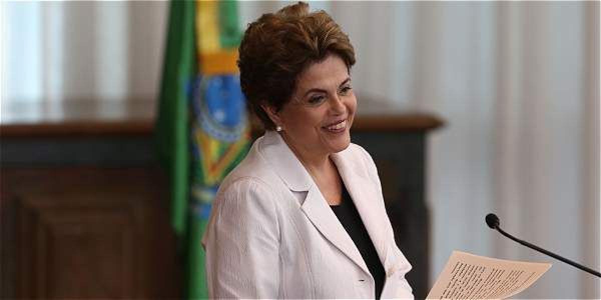 Desde Brasilia, la presidenta suspendida se comprometió a promover un plebiscito sobre la posibilidad de adelantar las elecciones.