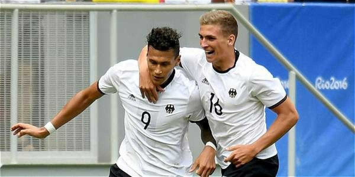 Los jugadores de Alemania celebran uno de sus goles.