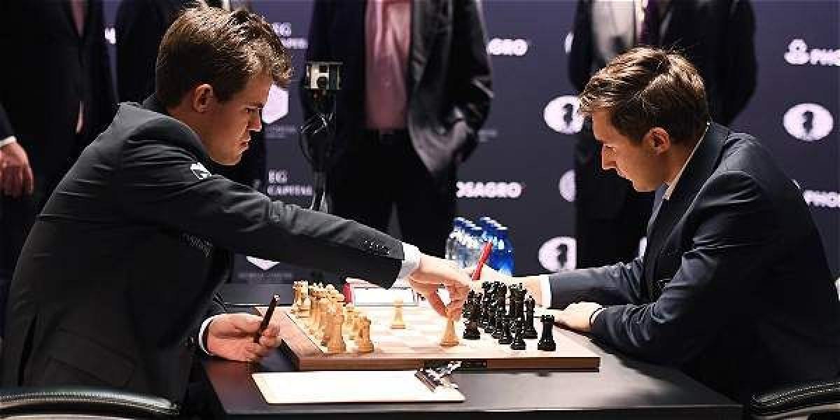 Magnus Carlsen y Sergey Karjakin, ajedrecistas.