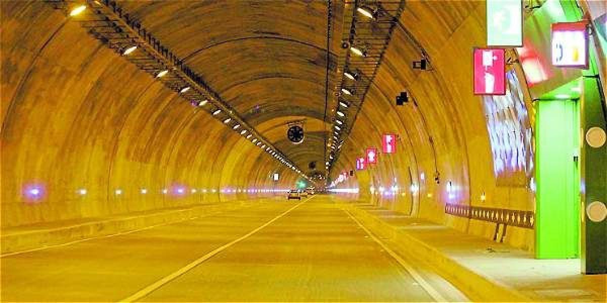 Dentro de las obras entregadas ayer se destaca el túnel Renacer, que cuenta con 4.333 metros de longitud.