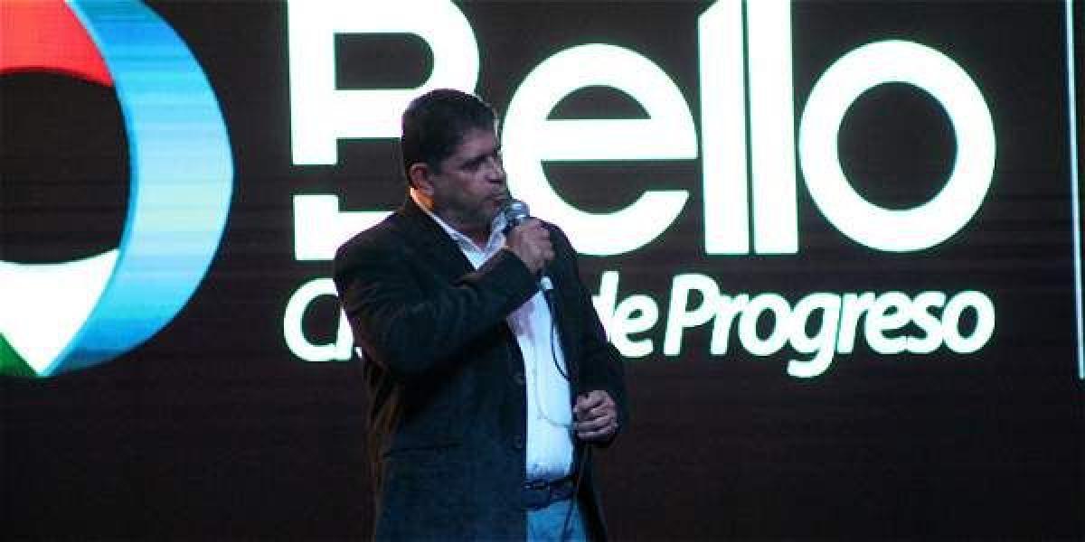 El alcalde titular de Bello, César Suárez, es acusado de falsificar su diploma de bachiller.