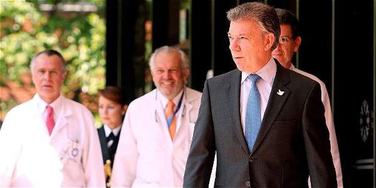 El Presidente visitó este lunes la Fundación Santa Fe y dijo: "No tengo ni metástasis ni ningún tumor". Presidencia