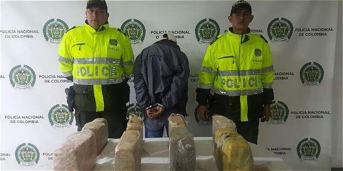 En Bogotá, un hombre se hacía pasar por habitante de calle para distribuir droga en entornos escolares.