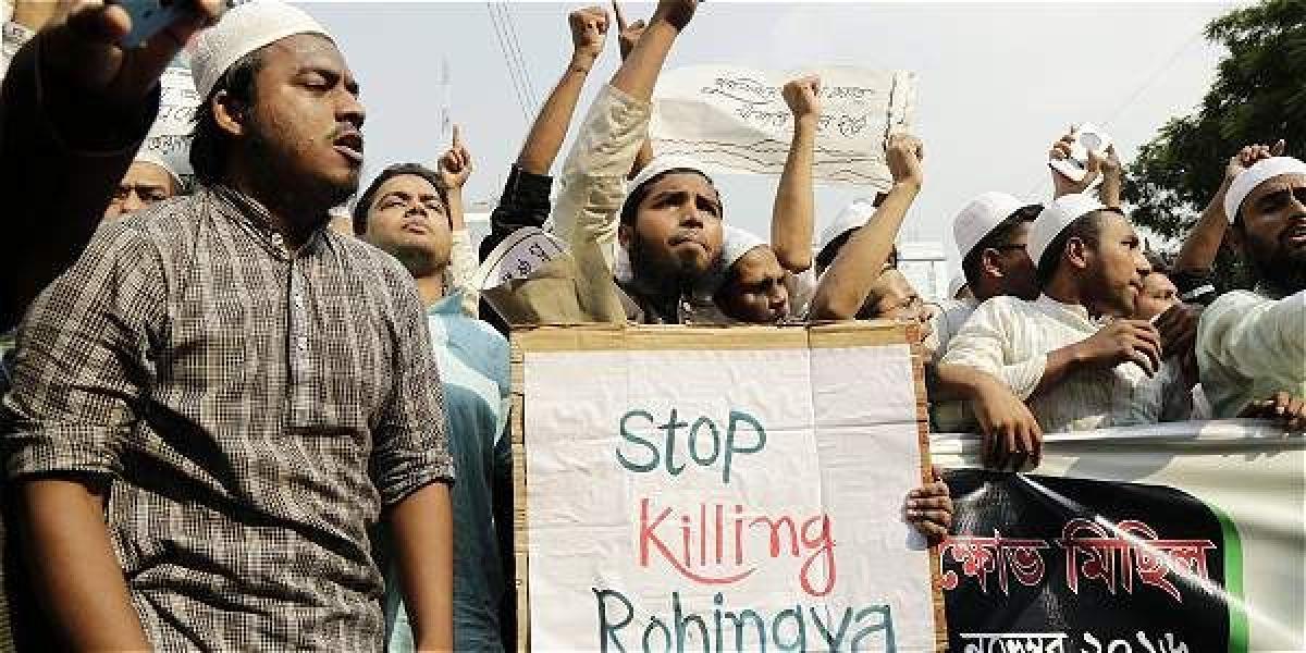 Simpatizantes del partido islámico Hefajat e-Islam protestan contra los ataques contra miembros de la etnia rohinyá en Birmania