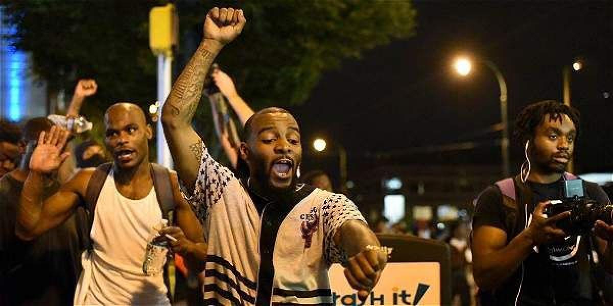 Tras disturbios por muerte de un afroestadounidense, la semana pasada, a manos de un policía crearon estado de emergencia en Charlotte, EE.UU.