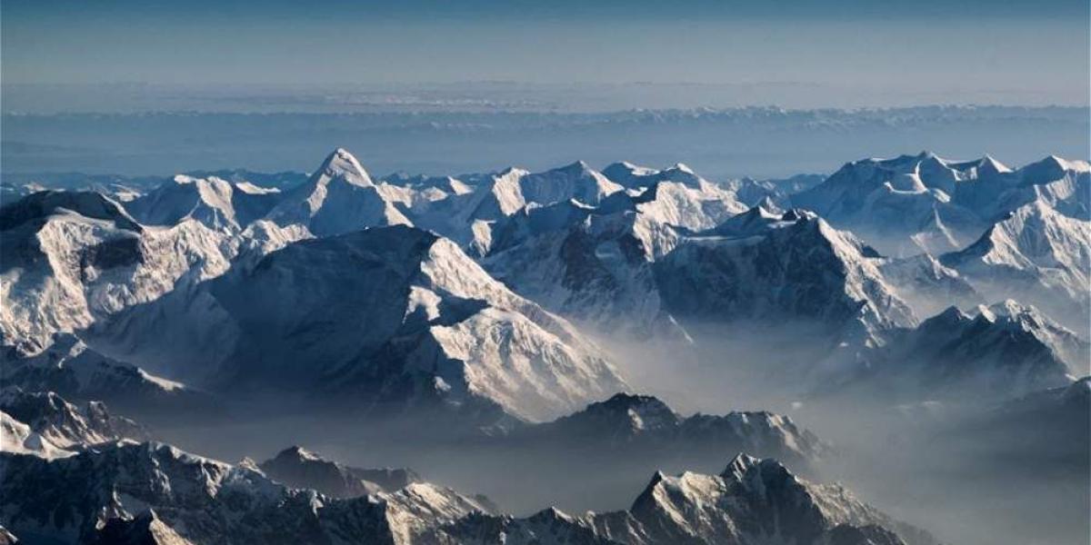 El piloto de carga ha ganado en varias ocasiones el Premio IPA de fotografía internacional. Esta imagen fue tomada sobre el Himalaya.