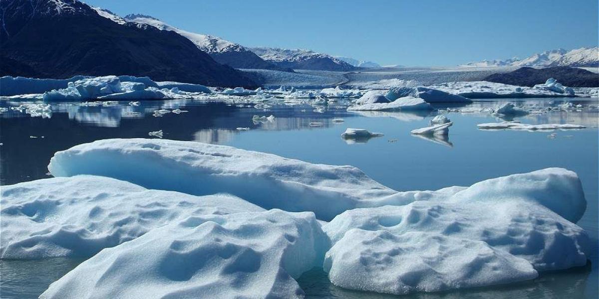 El glaciar Upsala en la Patagonia Argentina es recomendado por sus imponentes témpanos de hielo. Este lugar es considerado por la publicación como una completa maravilla.
