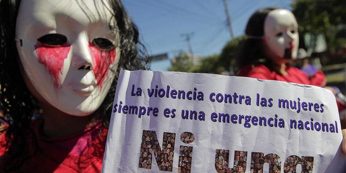 #NiUnaMenos #NiUnaMás es una campaña que busca erradicar la violencia contra las mujeres y rechazar  cualquier tipo de agresión.