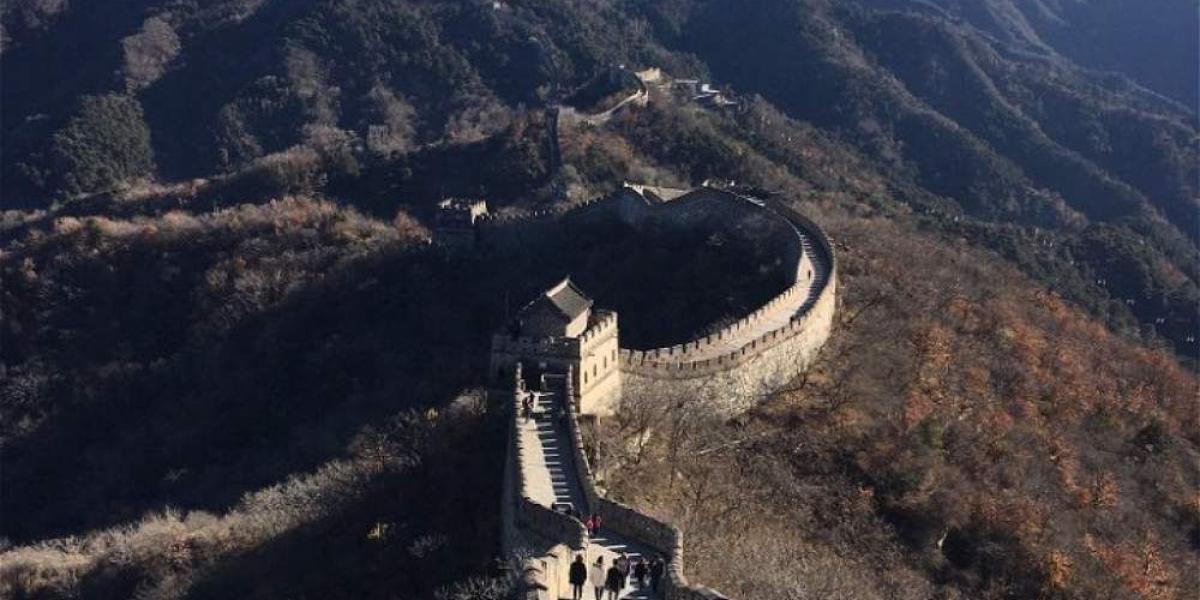 El puesto 16 es para la Gran Muralla China. La megaestructura, ubicada en Beijing, China, era usada como método de defensa para evitar posibles invasiones al territorio.