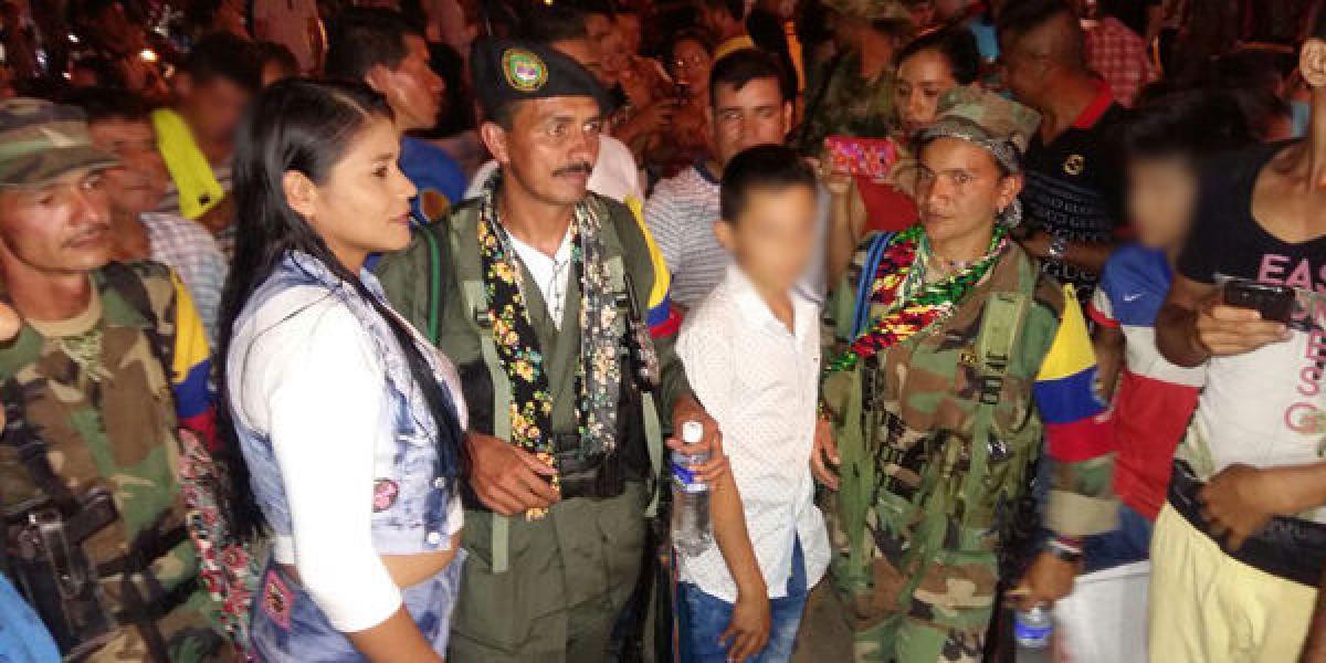 La imagen fue recopilada por el Ejército en el municipio de El Tarra, donde se habría violado los protocolos en el traslado de las Farc por haber menores de edad cerca de milicianos armados.
