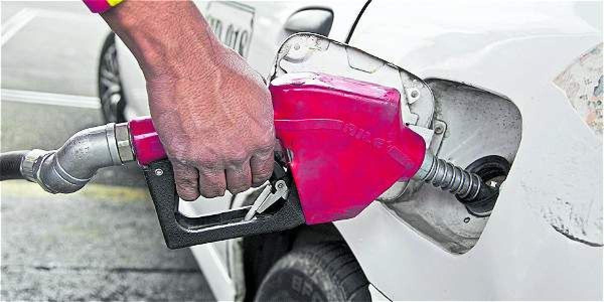 Los mandatarios cuestionan cambios en sobretasa de gasolina.