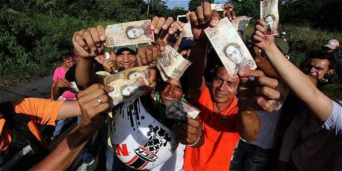 El presidente Nicolás Maduro aplazó, por cuarta vez, la salida de circulación del billete de 100 bolívares.