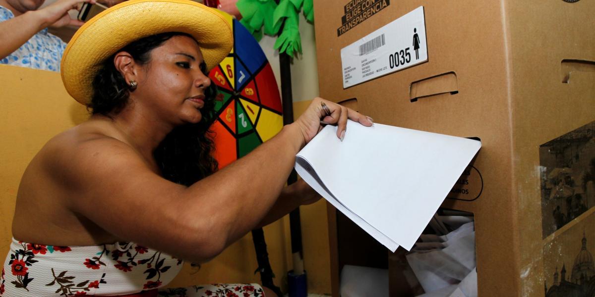 Diane Rodríguez votó en Guayaquil, Ecuador. Es defensora de los derechos de la población LGBT.