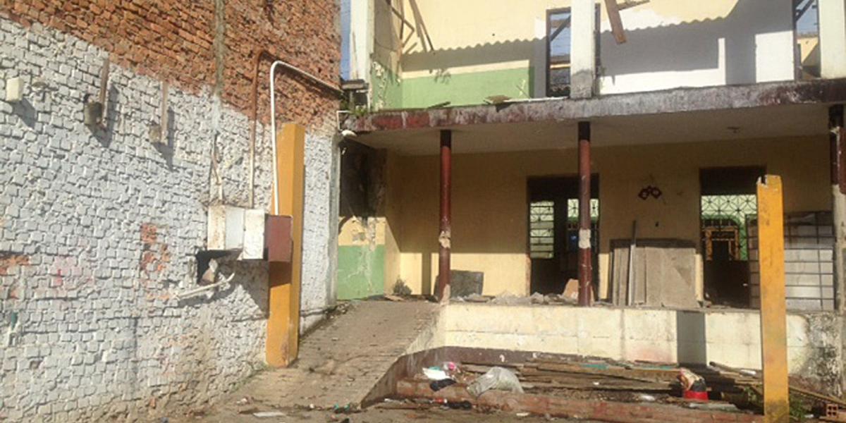 Estas son las instalaciones del viejo hospital de Miraflores, que están siendo demolidas.