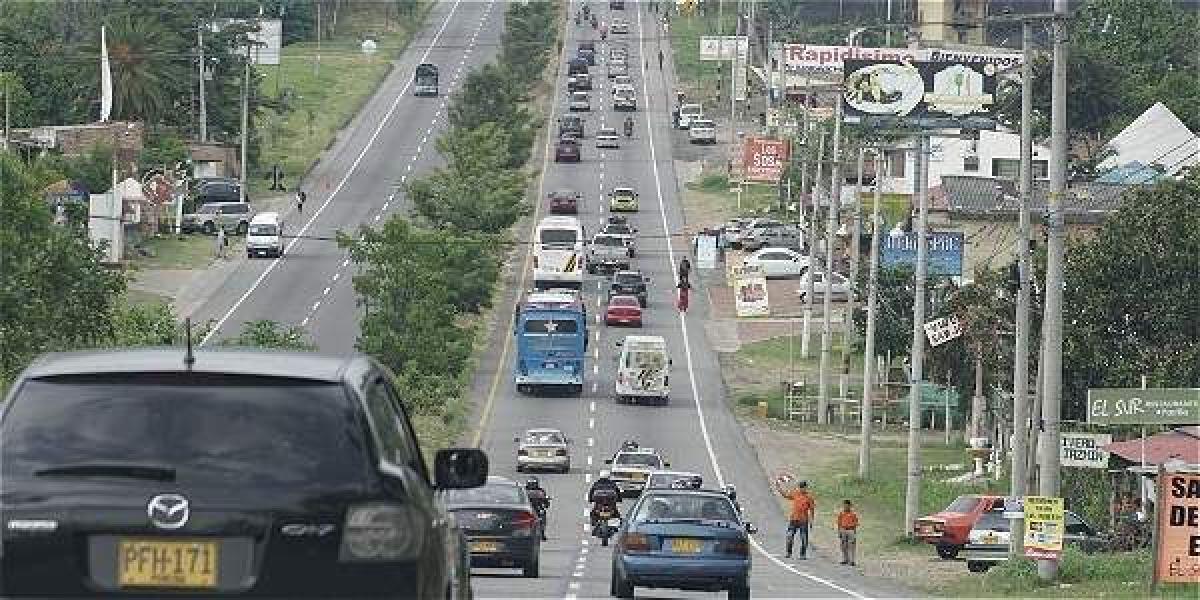 La vía Bogotá-Girardot es una de las de mayor tráfico en Colombia