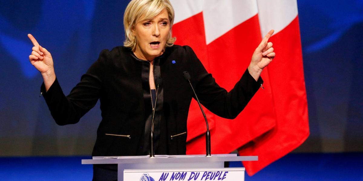 Según los sondeos, Marine Le Pen ganaría la primera vuelta pero perdería la segunda.