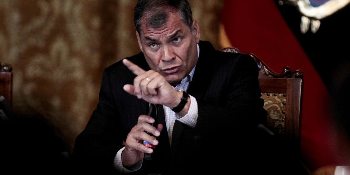 El presidente de Ecuador, Rafael Correa, dijo que si gana la oposición "y se portan mal", volverá y los derrotará.