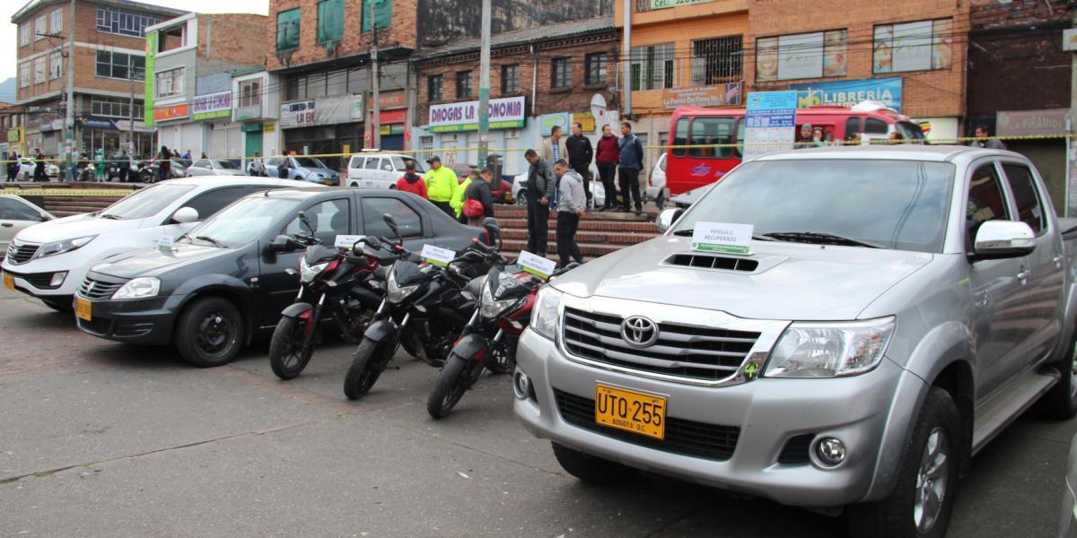 Durante los operativos de la policía fueron recuperados tres carros y tres motocicletas que estaban en poder de la banda criminal 'los Profetas', que azotó al barrio Quindío.