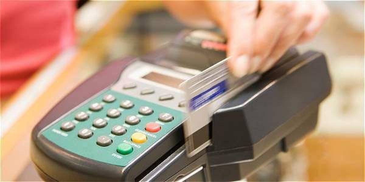 En 2016, el gasto de las personas con sus tarjetas de crédito aumentó en 10 billones de pesos.