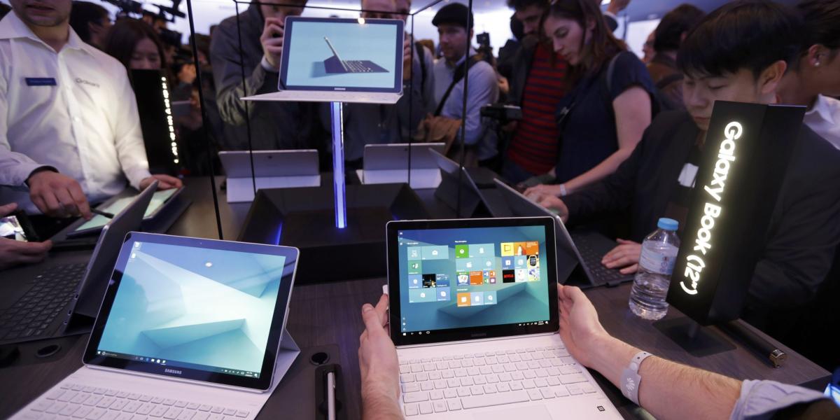 Samsung presentó el Galaxy Book, un dispositivo convertible que se puede usar como PC o como tableta.