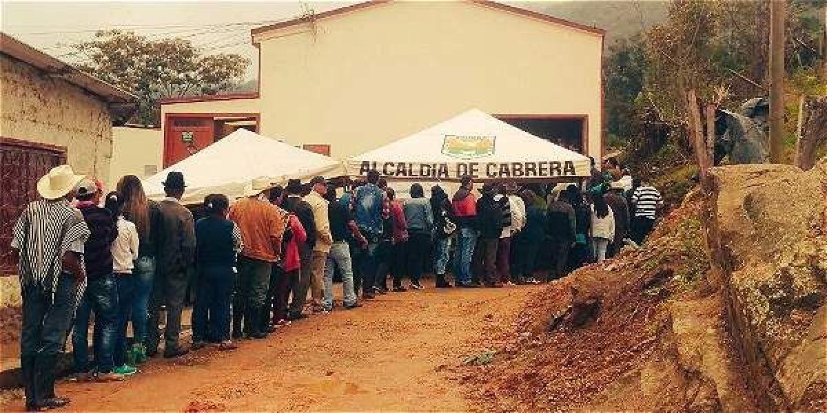 Cerca del 44 por ciento de la población habilitada para votar en Cabrera salió a las urnas, ayer.