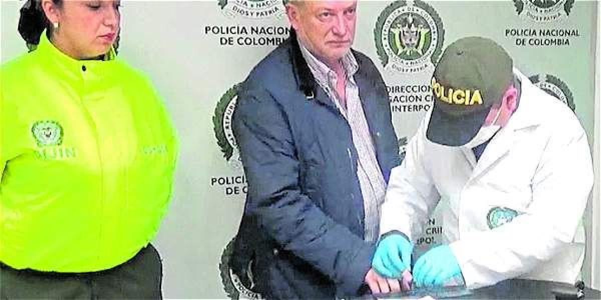 El narcoparamilitar Héctor Restrepo Santamaría, alias Perraloca, fue capturado por la Dijín a su regreso al país.