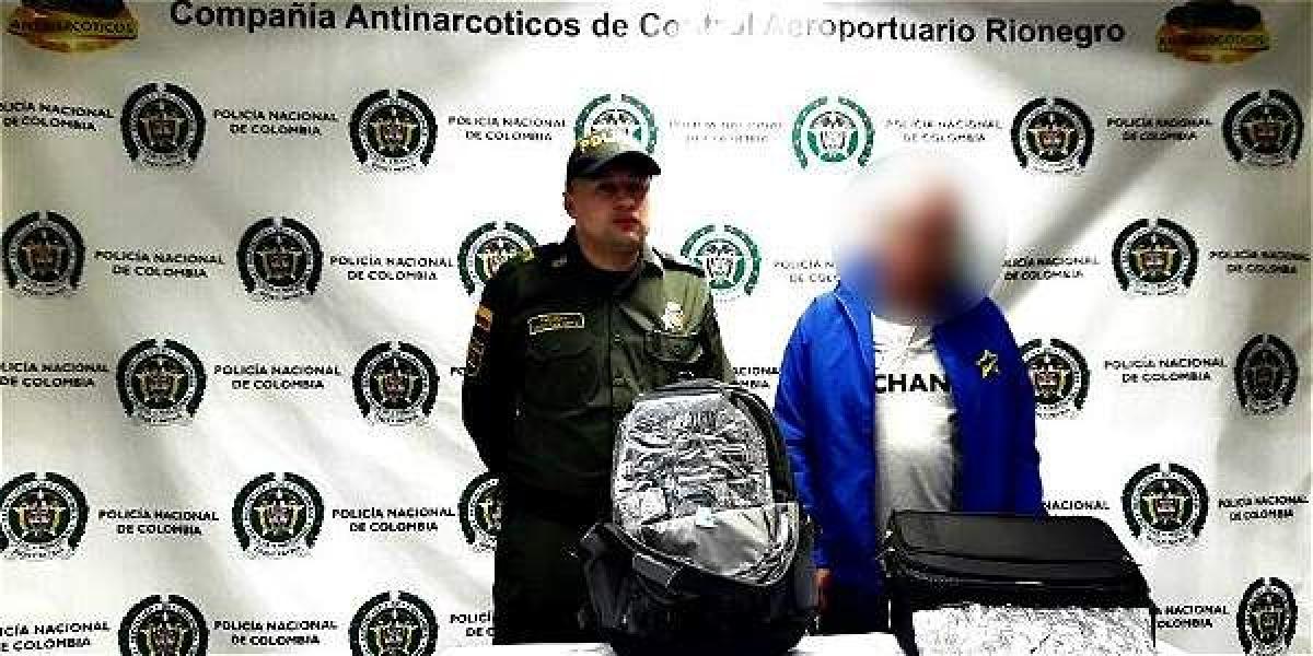 Un hombre fue capturado en el aeropuerto José María Córdova por transportar drogas en su maleta.