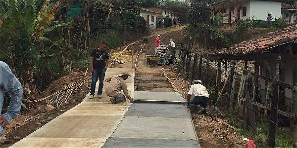 Pavimentación de vías terciarias es uno de los principales proyectos de infraestructura de Antioquia