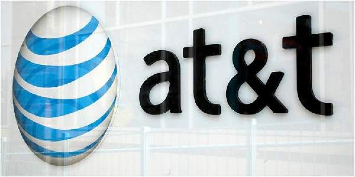 AT&T (American Telephone and Telegraph), compañía estadounidense de telecomunicaciones fundada en 1893.