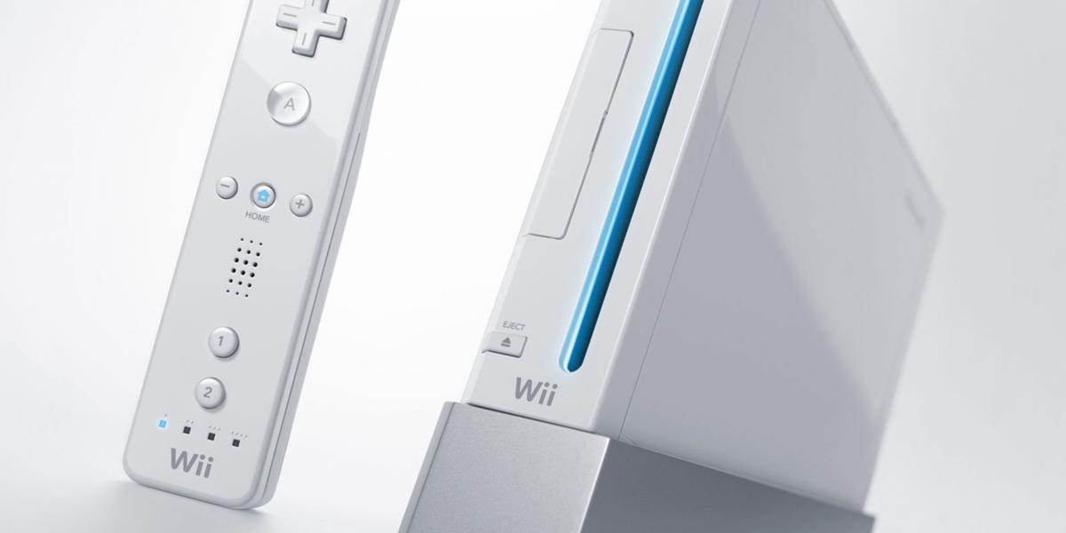 En el 2006, el lanzamiento del Wii fue toda una revolución. Su control inalámbrico, además de recibir actualizaciones y mensajes en línea hicieron que esta consóla pasara a la historia.
