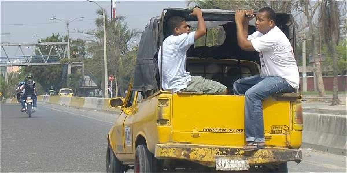 En Barranquilla, la Secretaría de Movilidad ha multado un total de 7.040 vehículos por prestar el servicio de transporte informal.