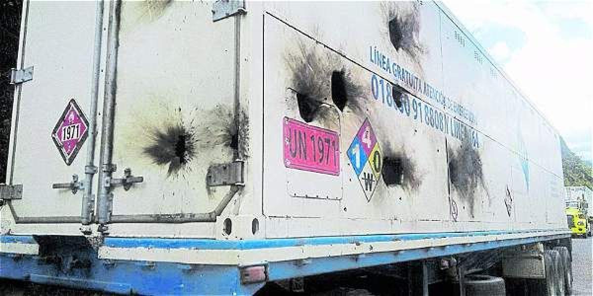 Según Ecopetrol la caravana fue atacada con granadas y disparos. En el hecho resultó una persona herida.