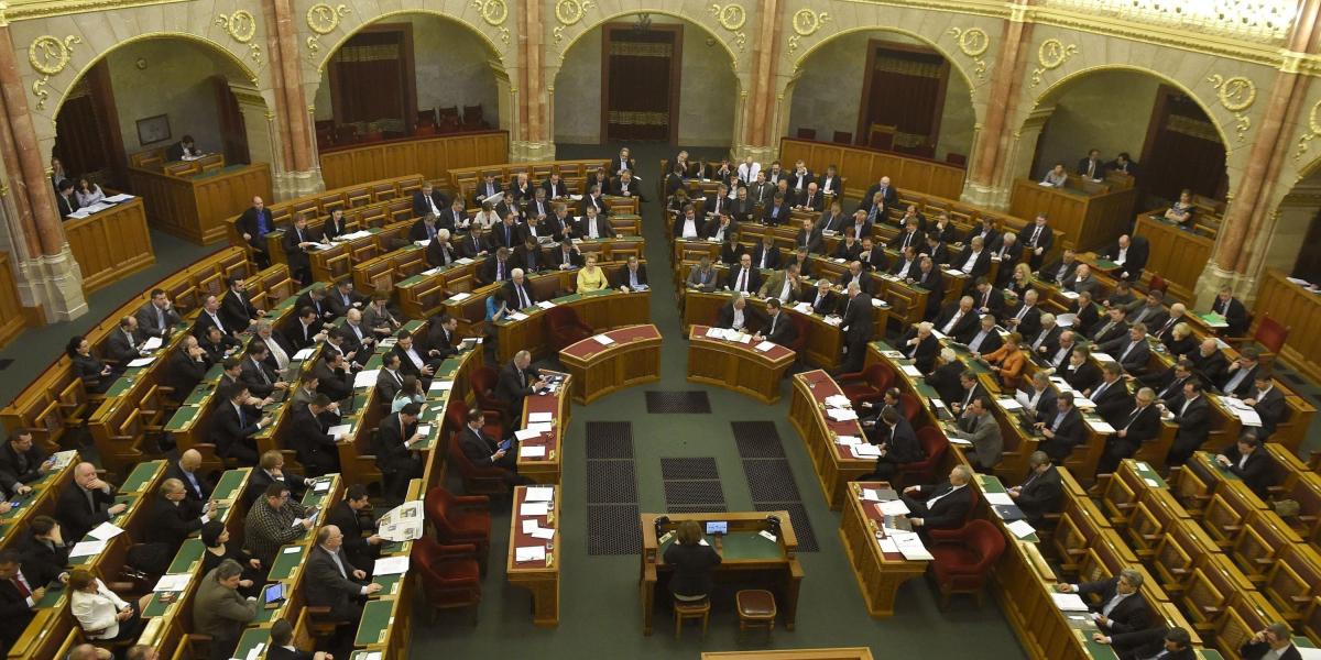 El parlamento húngaro aprobó la polémica ley, presentada por el Gobierno de Viktor Orbán.