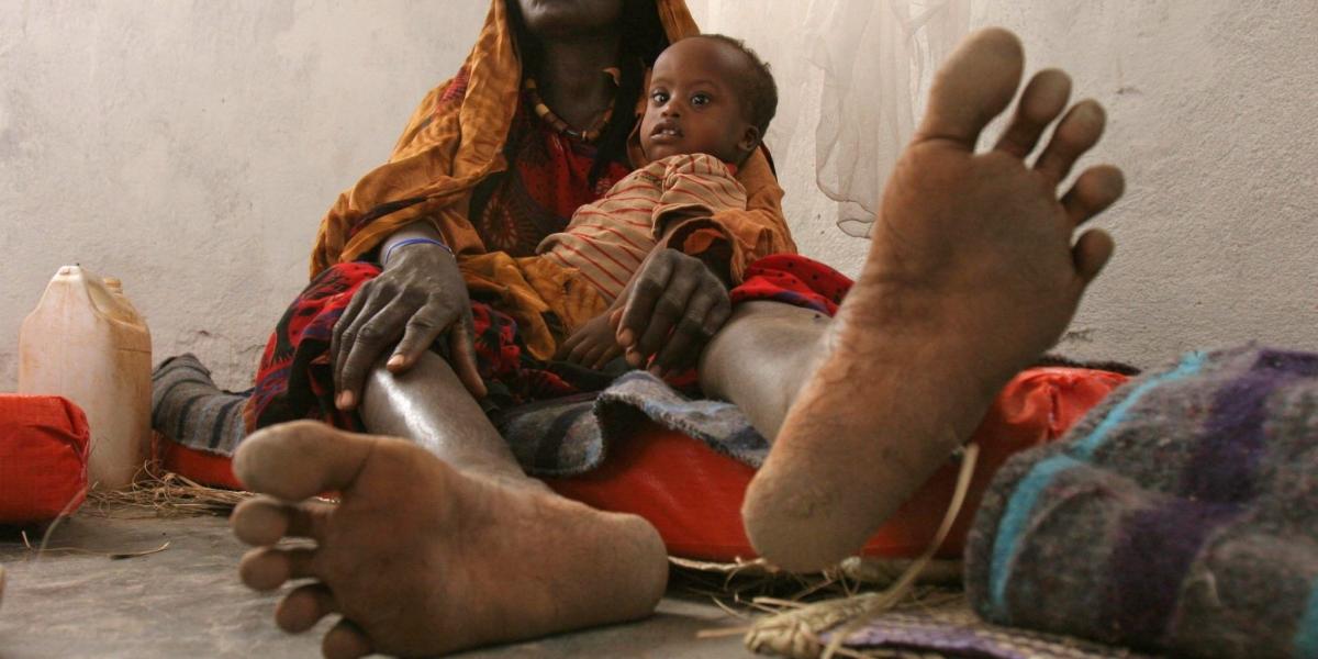 Las precarias condiciones de vida en Etiopía hacen que sus ciudadanos tengan que vivir y buscar cosas de valor en los vertederos.