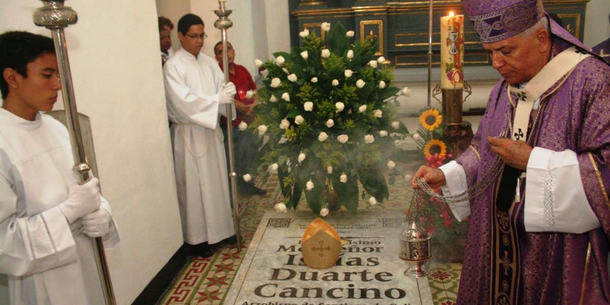 Celebración eucarística en memoria del Arzobispo Isaías Duarte Cancino.