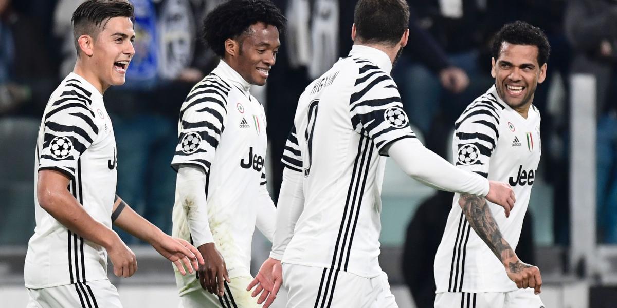 Los jugadores de Juventus celebran la anotación.