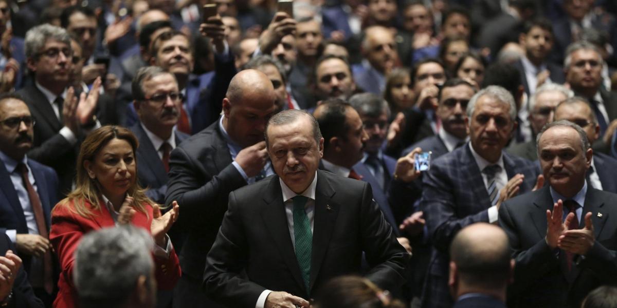 El presidente turco, Recep Tayyip Erdogan, fortaleció, con la crisis diplomática con Holanda, la imagen del primer ministro Rutte.