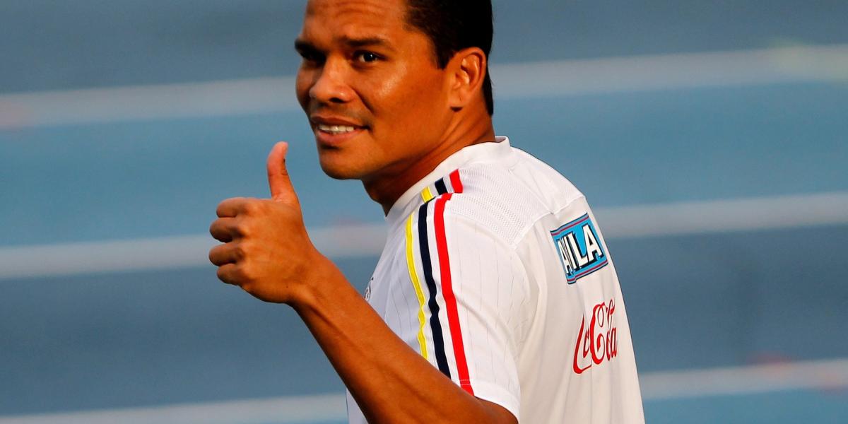 El atacante Carlos Bacca ya se encuentra en Barranquilla y fue el primero de los convocados a la selección en reportarse al cuerpo técnico.