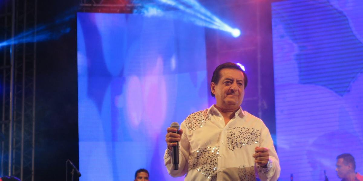 Jorge Oñate durante el concierto de cierre del Festival Francisco el Hombre, de Riohacha.