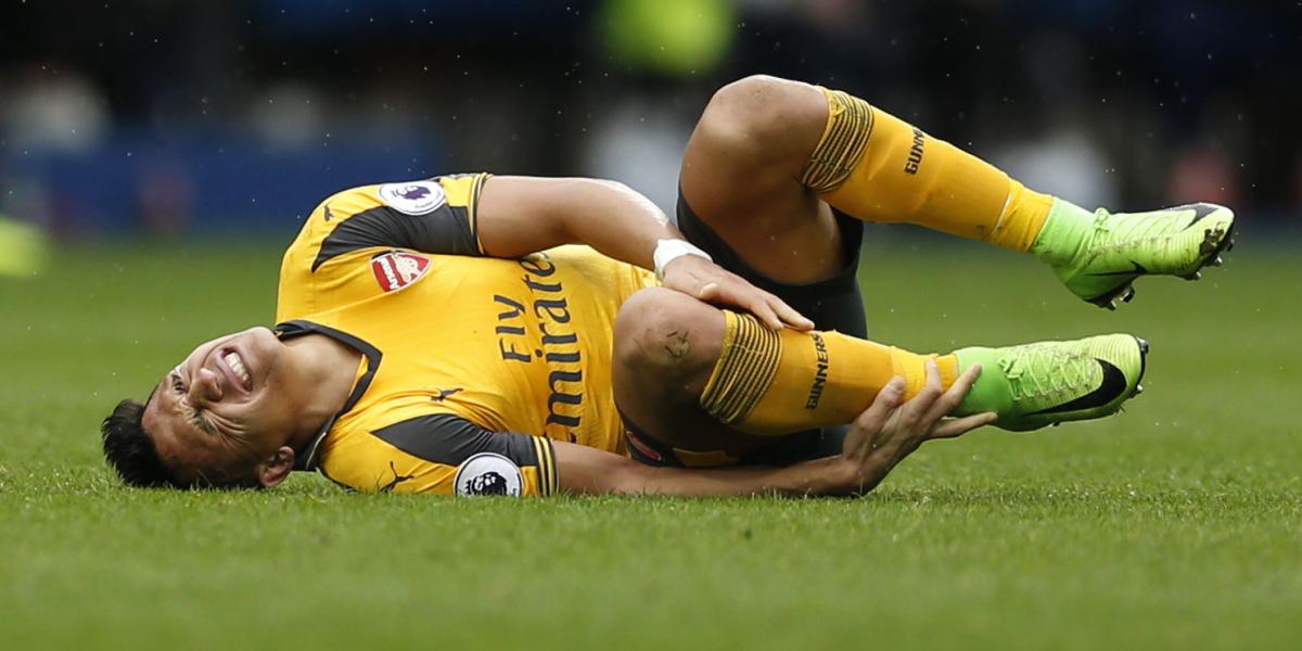 Alexis Sánchez sufrió un golpe fuerte en su tobillo derecho en el partido frente al West Bromwich, el pasado sábado en el estadio The Hawthorns.