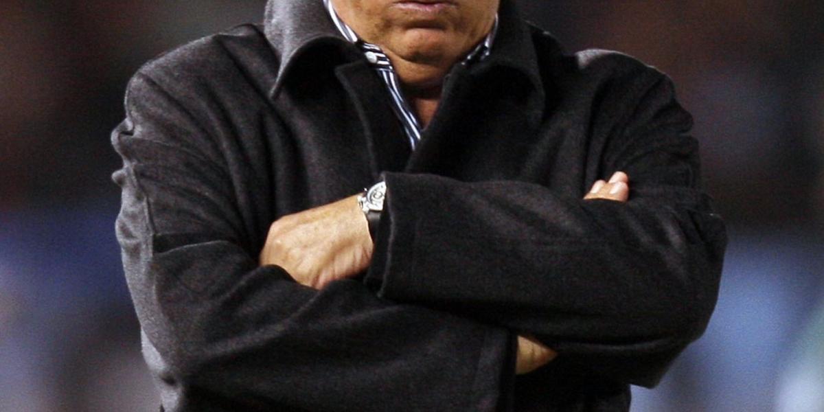 Alfio Basile, entrenador argentino.